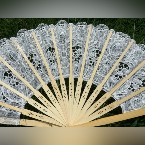 Lace Fan with Floral Design for Wedding - Picture 6 of 11